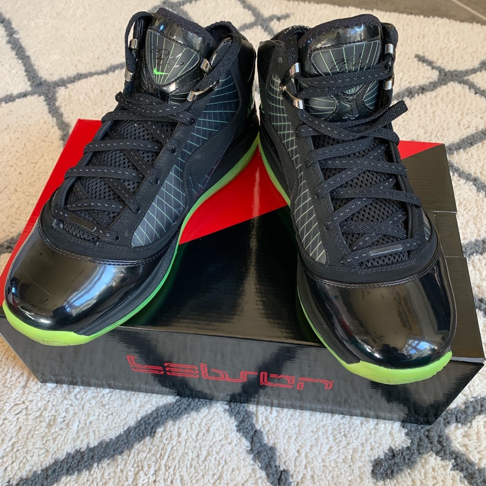Nike Air Max LeBron VII Black/Mean Green